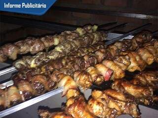 Espetos de carne e frango estão entre as mais de 20 opções do cardápio da Brasil Espetos
