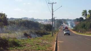 Incêndio nas proximidade da Avenida Guaicurus.(Foto:Repórter News)