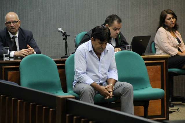 Acusado de matar outro por causa de porco alega leg&iacute;tima defesa