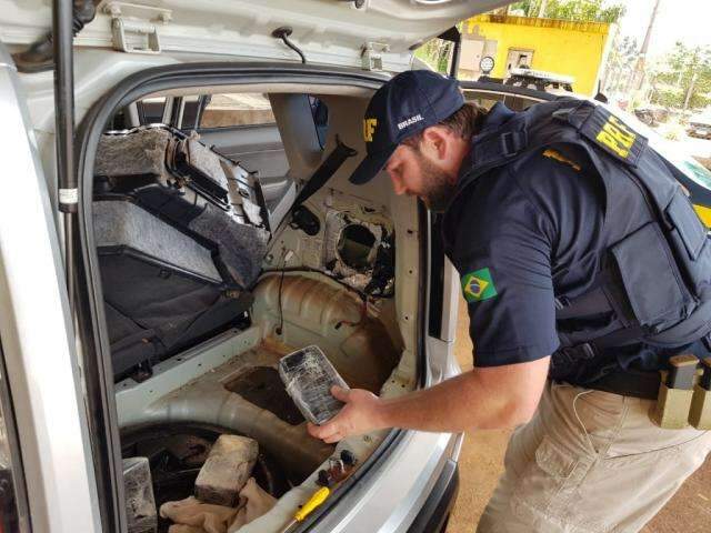 Casal que disse ir &agrave; fronteira fazer compras &eacute; preso com 20 kg de coca&iacute;na