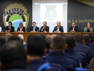 Prefeito Marquinhos Trad (PSD) cobrou uso responsável do armamento pelos guardas municipais (Foto: PMCG)