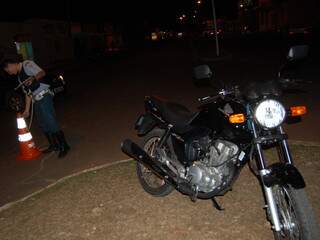 A motocicleta havia sido comprada ontem (Foto: Simão Nogueira)