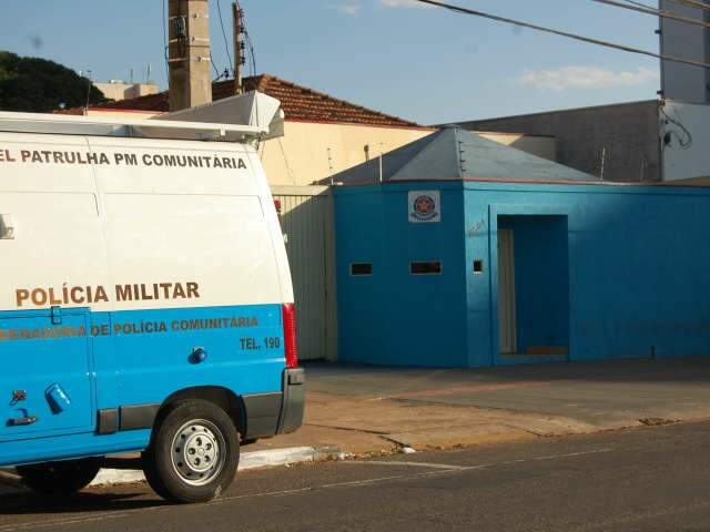  Arma dispara dentro de carro-forte e seguran&ccedil;a &eacute; ferido no bra&ccedil;o
