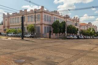 Fachada histórica localizada na rua Pedro Celestino com a avenida Mato Grosso. (Foto: Fernando Antunes)