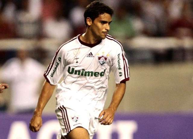 Campo-grandense Jean pode trocar o Fluminense pelos Emirados &Aacute;rabes
