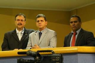 Paulo Siufi é o relator, João Rocha (no meio), será o presidente), e Chiquinho Telles, só integrante (Foto: Marcos Erminio)