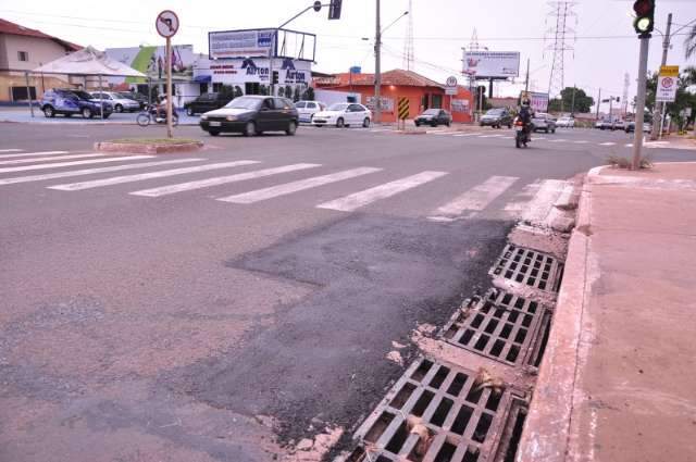 Prefeitura tapa buraco em locais mostrados pelo Campo Grande News
