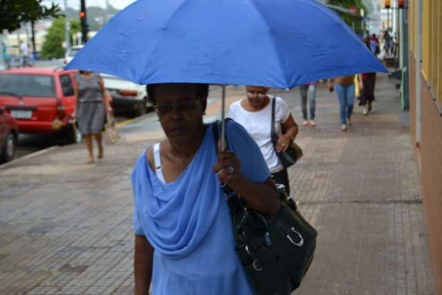 Frio ainda n&atilde;o chegou &agrave; Capital, mas temperatura j&aacute; caiu at&eacute; 13&ordm; no interior