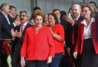 Dilma ao chegar para pronunciamento no Palácio do Alvorada hoje à tarde. (Foto: El País)