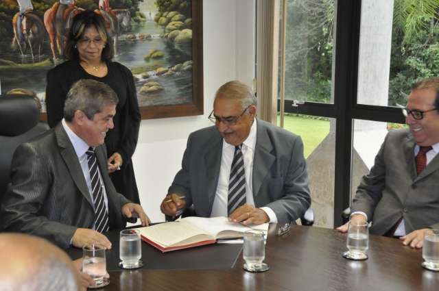 Jerson Domingos assume vaga de conselheiro no TCE-MS