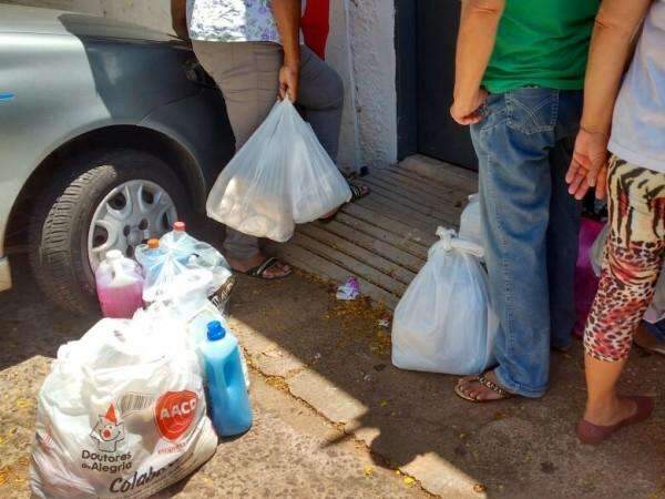 Com tens&atilde;o do lado de fora, detentas est&atilde;o tranquilas, dizem fam&iacute;lias