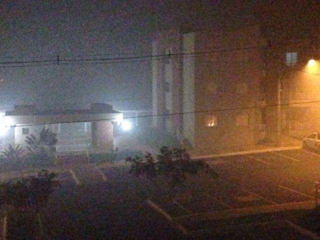 Inc&ecirc;ndio em &aacute;rea no Jardim Cerejeiras leva fuma&ccedil;a para v&aacute;rios bairros