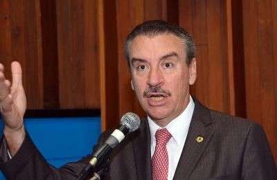 Projeto prev&ecirc;  ado&ccedil;&atilde;o de emendas impositivas ao or&ccedil;amento estadual 