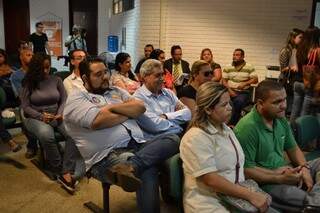 Ex-governador André Puccinelli aguardando audiência com Alcides Bernal (Foto: Bianca Bianchi)