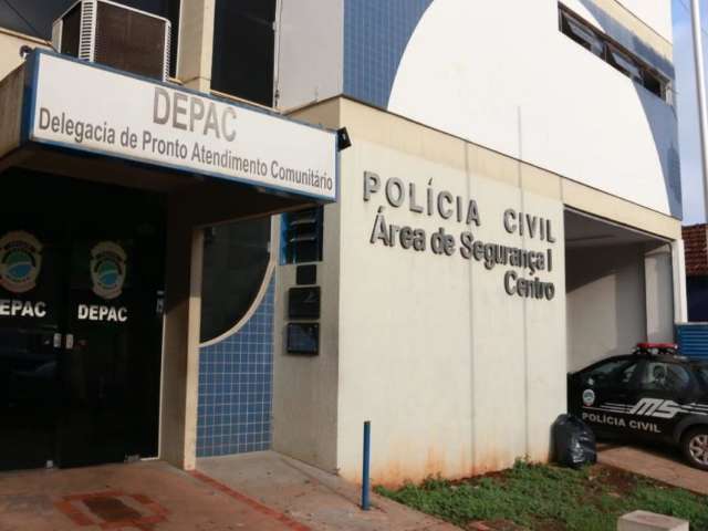 Motorista b&ecirc;bado atropela pedestre, tenta fugir mas acaba preso