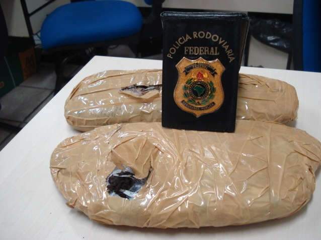  Homem escondia haxixe no estofamento da poltrona de &ocirc;nibus