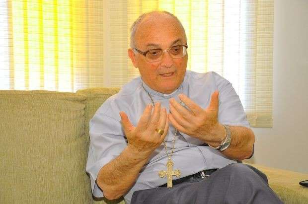 Nomeado bispo hoje, padre Henrique tem desafio de pacifica&ccedil;&atilde;o