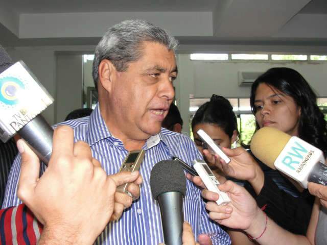  Governador reafirma que manter&aacute; congelado repasse aos Poderes