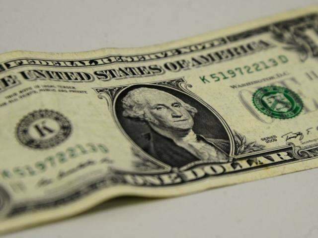 D&oacute;lar comercial fecha o preg&atilde;o est&aacute;vel, sendo negociado a R$ 3,813