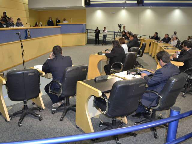  &#039;Aliviados&#039; pelo cancelamento do despejo, vereadores da Capital voltam ao trabalho