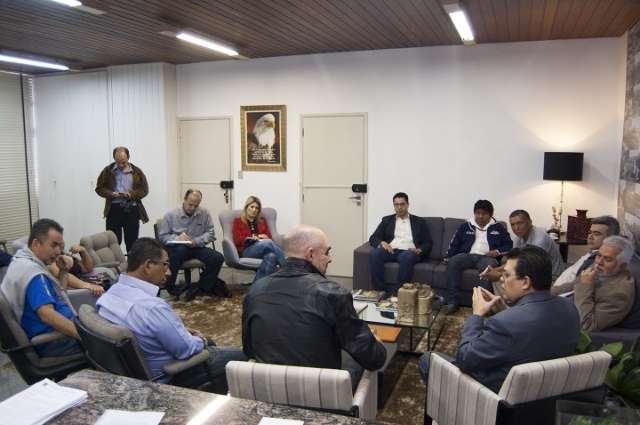 Prefeito determina estudo para in&iacute;cio da revitaliza&ccedil;&atilde;o do Mercad&atilde;o Municipal