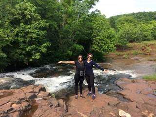 Mariana e Thayara deram o primeiro passo para um jornadas de belezas naturais em MS. (Foto: Arquivo Pessoal)