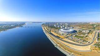 Vista da Arena Volgogrado à beira do rio que corta a cidade de Volgogrado. Custou R$ 792 milhões e vai receber quatro jogos (Foto: Divulgação)
