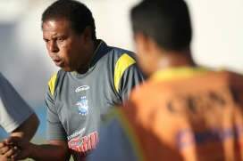  Sem t&eacute;cnico, Cene descarta Mirandinha: &quot;fora da realidade&quot;