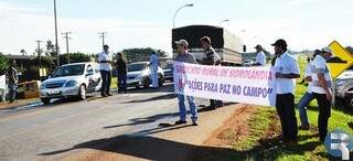 Protesto de ruralistas pede paz no campo (Foto: Região News)