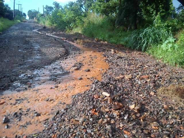 Ap&oacute;s chuvas, morador do Jardim Itamarac&aacute; registra situa&ccedil;&atilde;o de rua onde mora