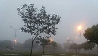 Nevoeiro foi registrado hoje de manhã na Capital. (Foto: Fernanda Mathias)