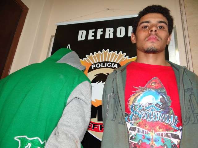 Pol&iacute;cia prende dois, resgata motorista e evita roubo de caminh&atilde;o-guincho