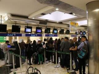 Movimentação de passageiros no Aeroporto Internacional de Campo Grande (Foto: Henrique Kawaminami/Arquivo)