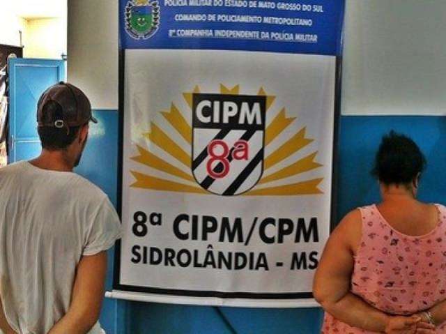 M&atilde;e e filho s&atilde;o presos por manter ponto de venda de drogas em resid&ecirc;ncia 