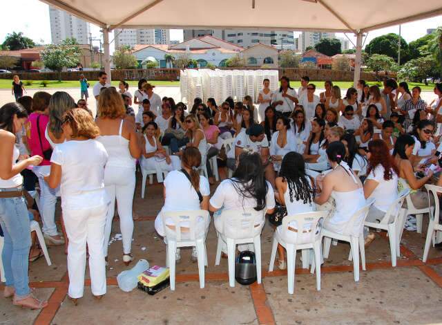  Esteticistas comemoram regulamenta&ccedil;&atilde;o da profiss&atilde;o na Capital