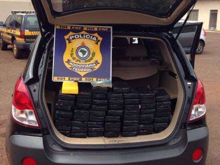 PRF apreende 65 quilos de coca&iacute;na com cabeleireiro na BR-463