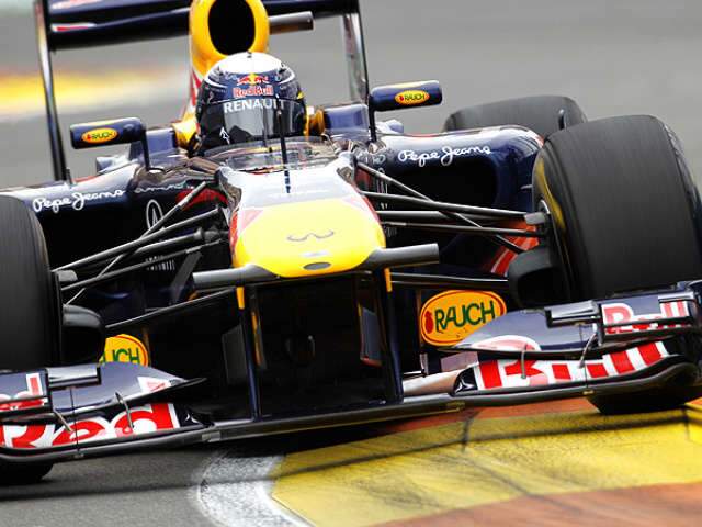  Vettel bate Alonso em Val&ecirc;ncia e faz 7&ordm; pole do ano; Massa larga em 5&ordm;