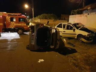 Batida aconteceu em cruzamento de vias movimentadas no Vilas Boas (Foto: Direto das Ruas)