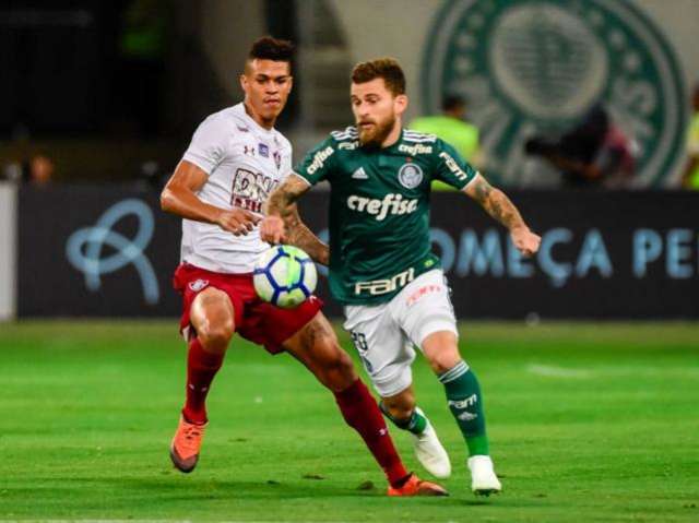 Palmeiras goleia o Fluminense com 3 a 0 e atinge 70 pontos no Brasileir&atilde;o 