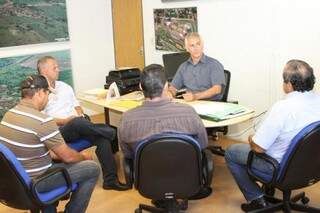 Em reunião foi discutido o interesse de empresários levarem indústria para Brasilândia (Foto: Divulgação)
