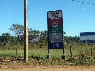 Posto em Três Lagoas vende o litro do diesel a R$ 2,59. (Foto: Priscilla Peres)
