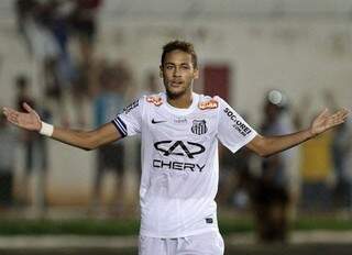 Atacante Neymar está confirmado no setor ofensivo do Santos para jogo contra o São Caetano (Foto: Lance)