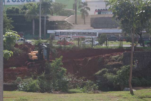 Ap&oacute;s reportagem, obra contra eros&atilde;o come&ccedil;a na Pra&ccedil;a das &Aacute;guas 