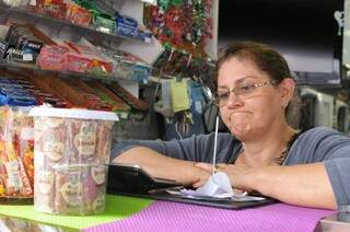 Maria Alves é pessimista com a economia e a política do país. (Foto: Alcides Neto)