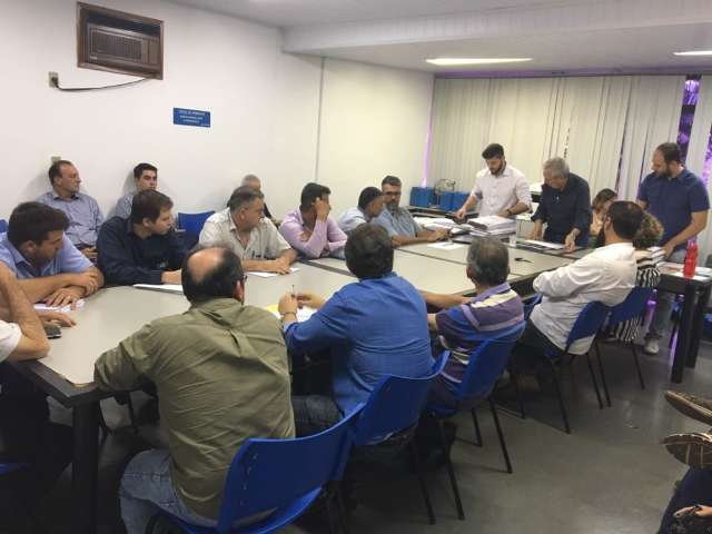 Prefeitura abre propostas &agrave; licita&ccedil;&atilde;o de R$ 43 milh&otilde;es para tapa-buraco