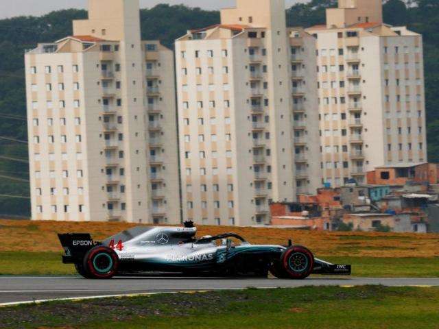 Hamilton largar&aacute; na frente em Interlagos e soma 82&ordf; pole da carreira