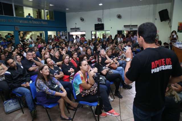 Professores anunciam greve a partir de segunda-feira em Campo Grande