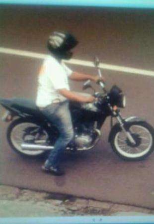 Pol&iacute;cia suspeita que a mesma moto foi usada em roubo e morte de PM