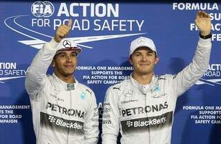 Hamilton e Rosberg após último treino classificatório do ano. (Foto: Getty Images)