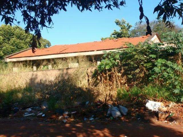 Moradora reclama de creche abandonada sem conclus&atilde;o de obra no Vila Nasser 